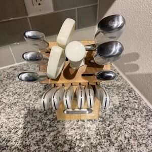 Farberware knife set and block